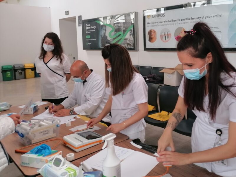 campanie antifumat pe aeroportul din sibiu - pasagerii au putut verifica sănătatea plămânilor gratuit