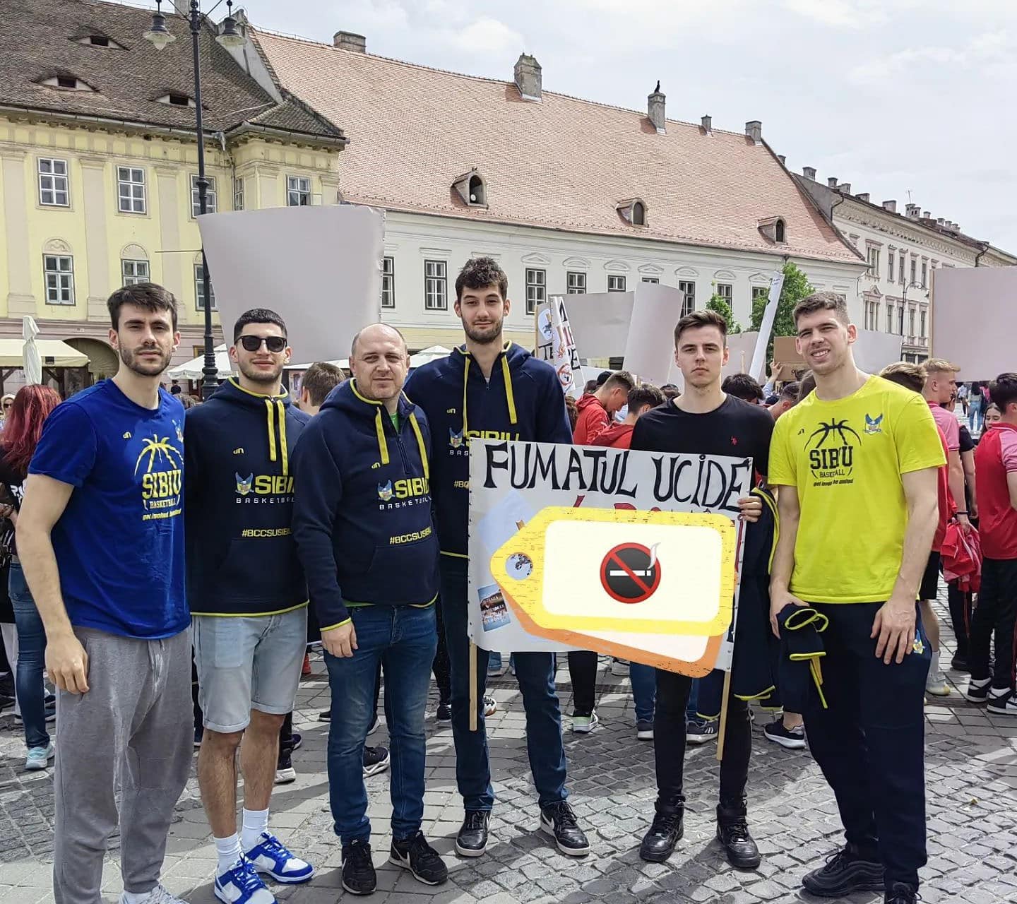 FOTO Sportivii de la cluburile reprezentative au participat la marșul anti-fumat - Horațiu Floca: ”„Suma obiceiurilor se reflectă în starea sănătății”