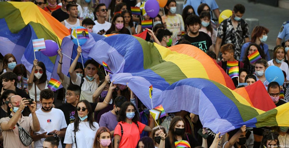 cedo obligă românia să recunoască familiile formate din persoane de același sex