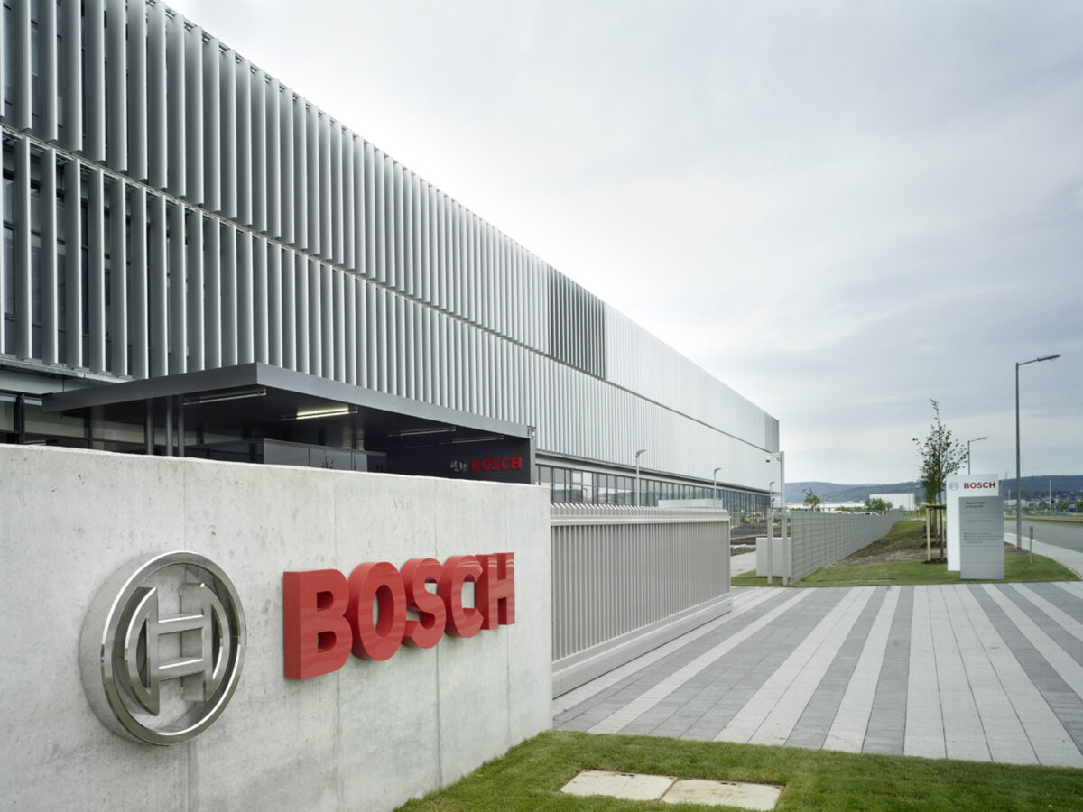 bosch deschide o filială la sibiu - fac un centru de dezvoltare software și hardware