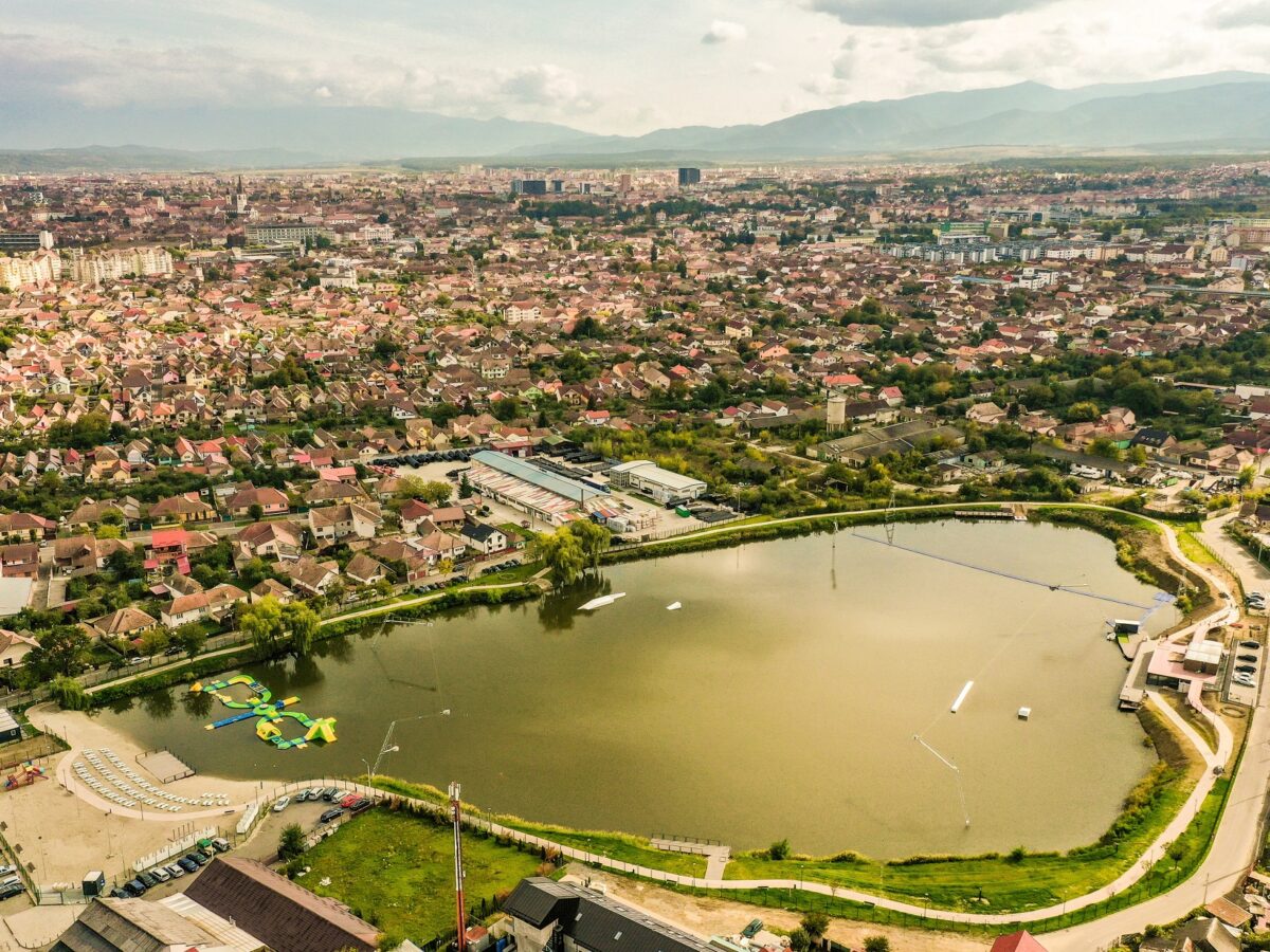 se redeschide complet zona de agrement de la lacul lui binder - inclusiv plaja și locul de joacă plutitor