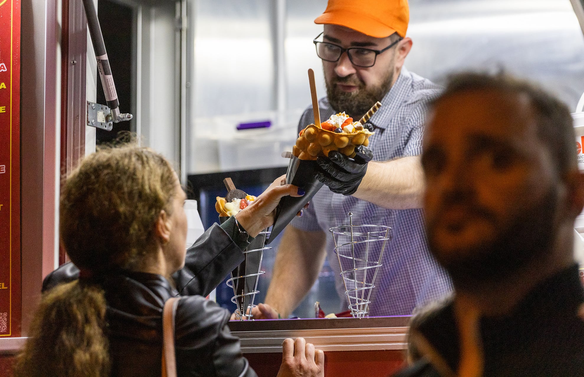 Încă două zile de distracție la cel mai îndrăgit street food festival din Sibiu - VINO îi așteaptă pe sibieni în Parcul Tineretului