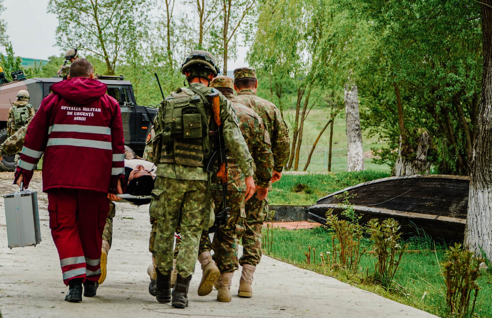 Reportaj - O zi de antrenamente alături de studenții de la AFT - Elicoptere militare în acțiune la poligonul din Daia (VIDEO FOTO)