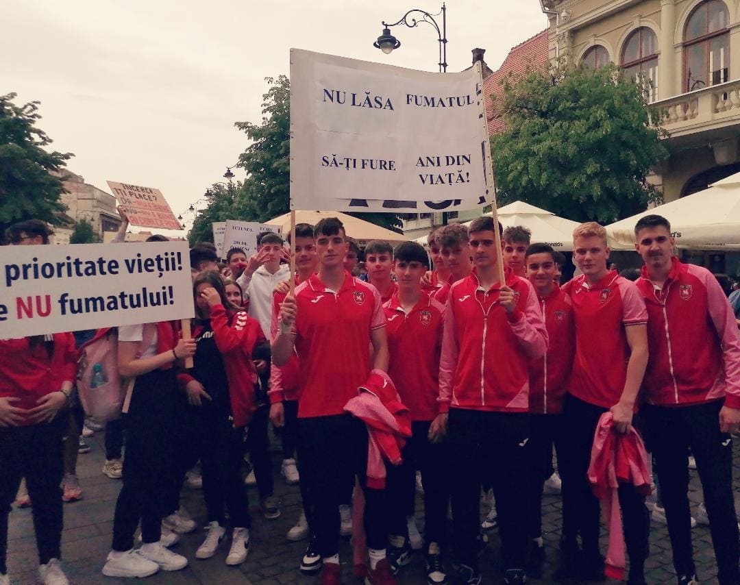 FOTO Sportivii de la cluburile reprezentative au participat la marșul anti-fumat - Horațiu Floca: ”„Suma obiceiurilor se reflectă în starea sănătății”