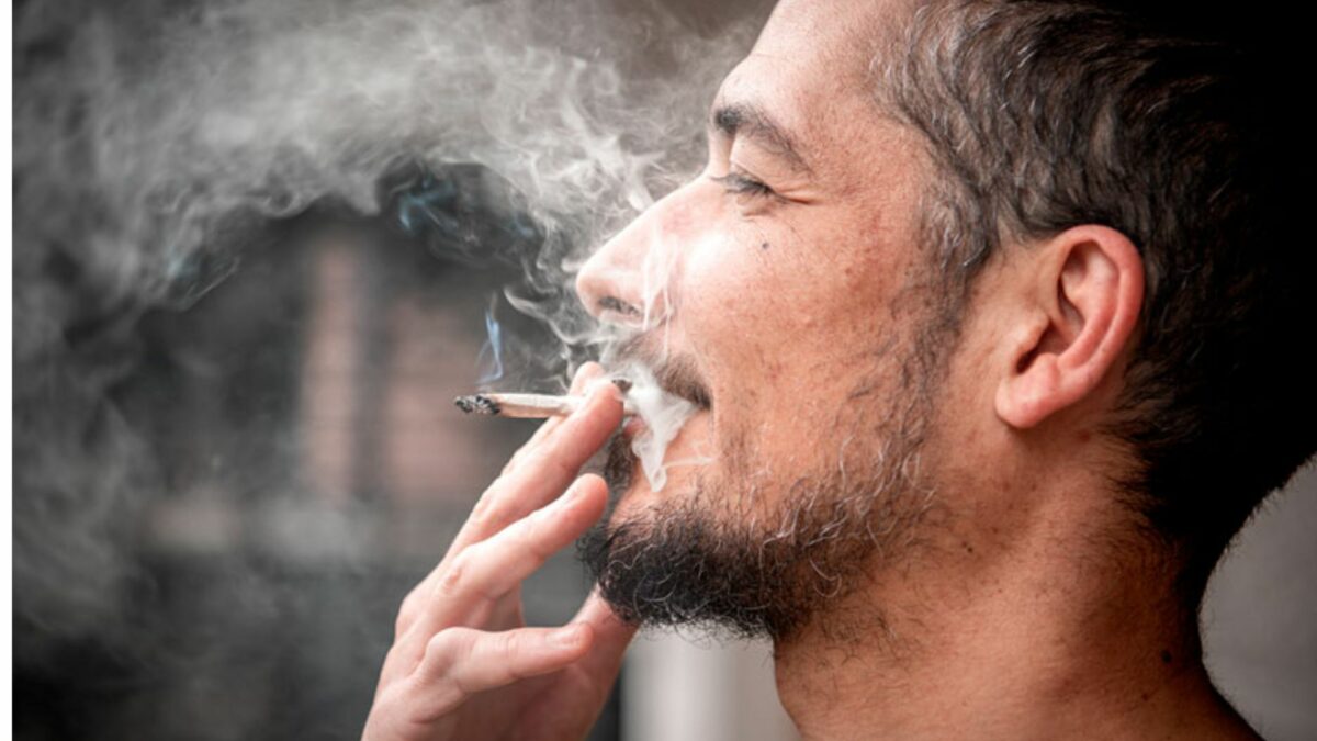 măsură pentru descurajarea fumătorilor și reducerea poluării - filtrele de țigări ar putea fi interzise la nivel european
