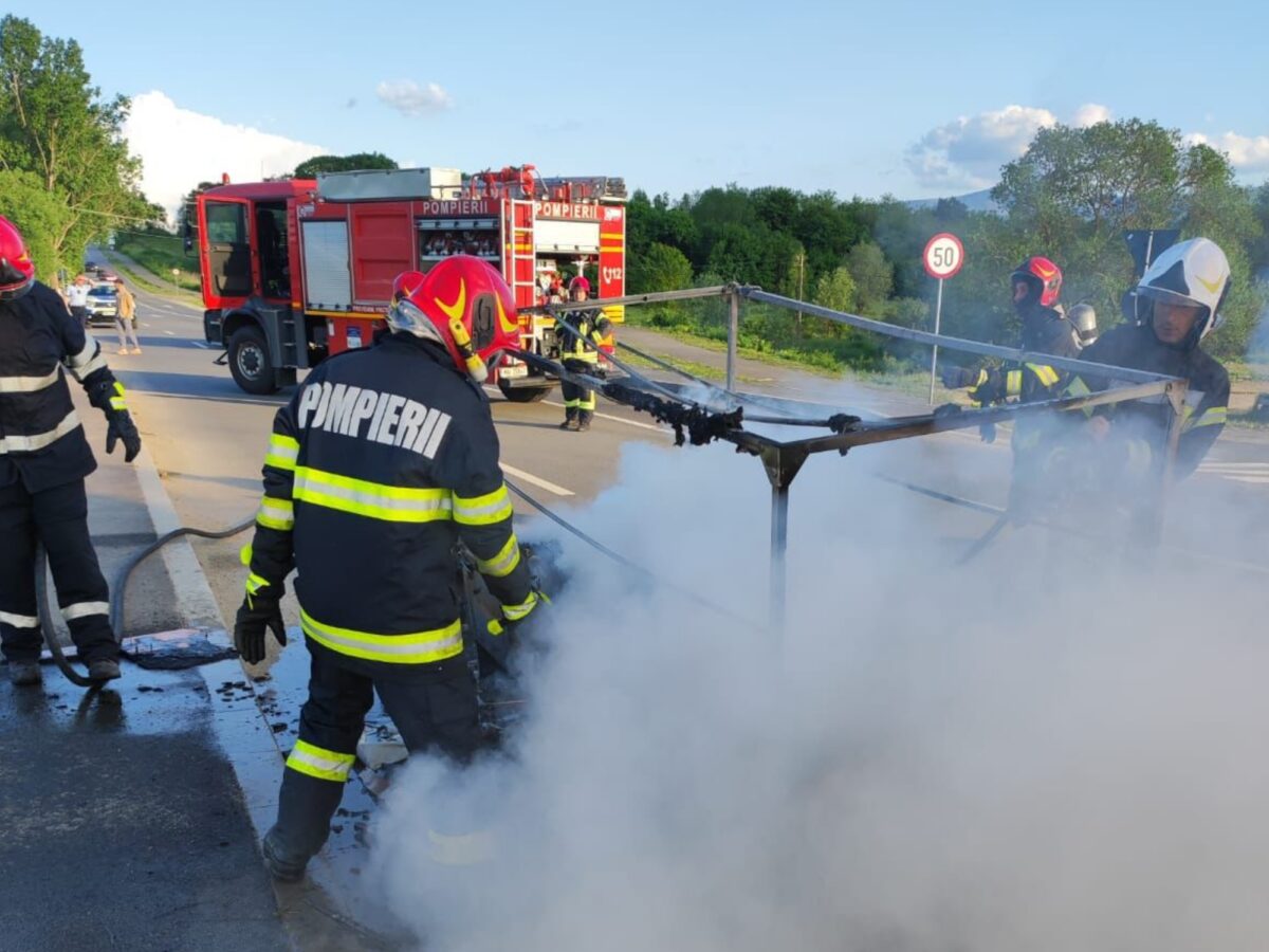 Incendiu la ieșire din Sibiu spre Cisnădie - A luat foc remorca unei mașini