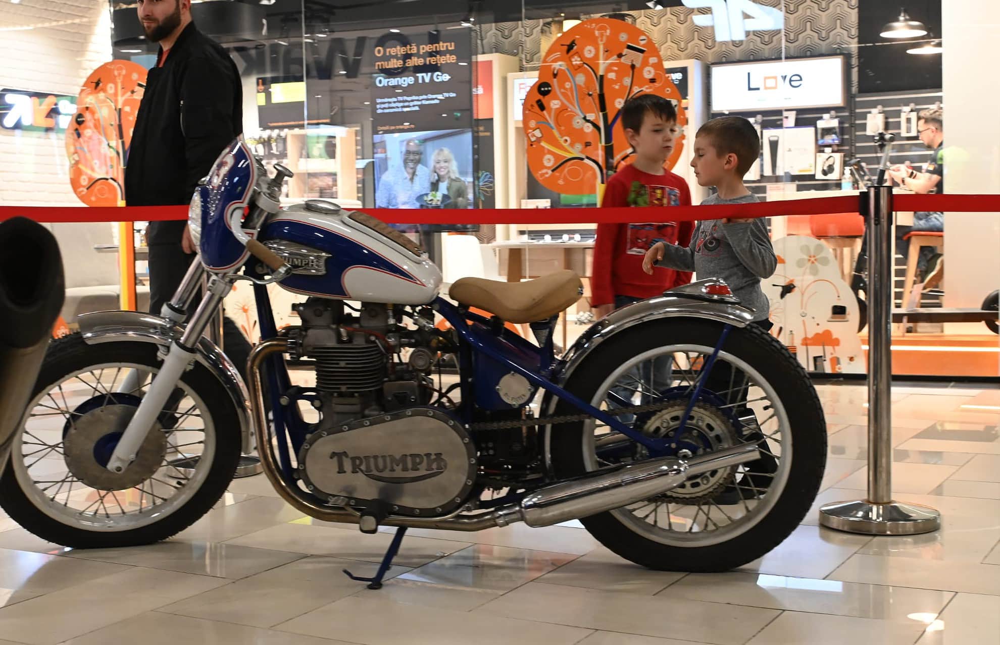 foto: motociclete unice, construite de la zero, expuse în promenada mall la sibiu bike show