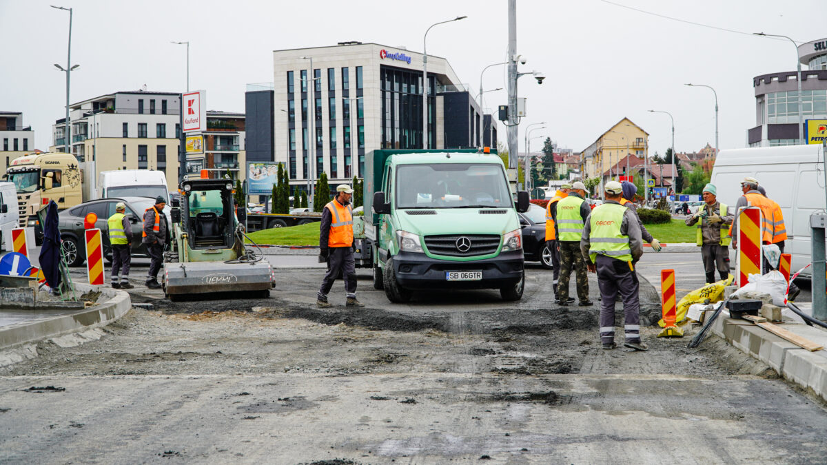 FOTO Podul peste Cibin se redeschide la finalul lui mai - Traficul auto se mută temporar pe celelalte două benzi