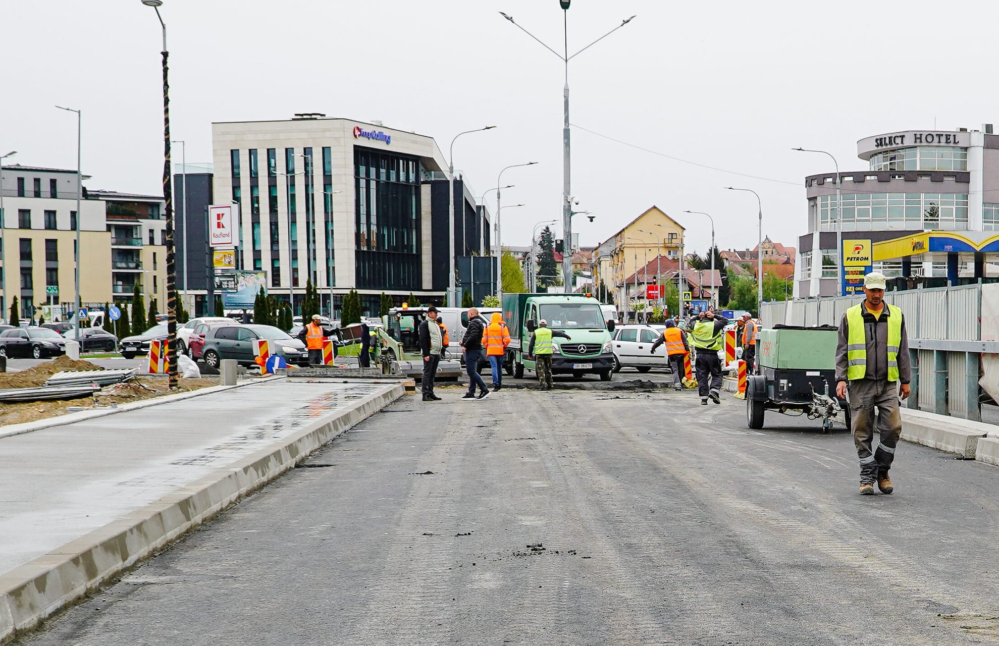 FOTO Podul peste Cibin se redeschide la finalul lui mai - Traficul auto se mută temporar pe celelalte două benzi