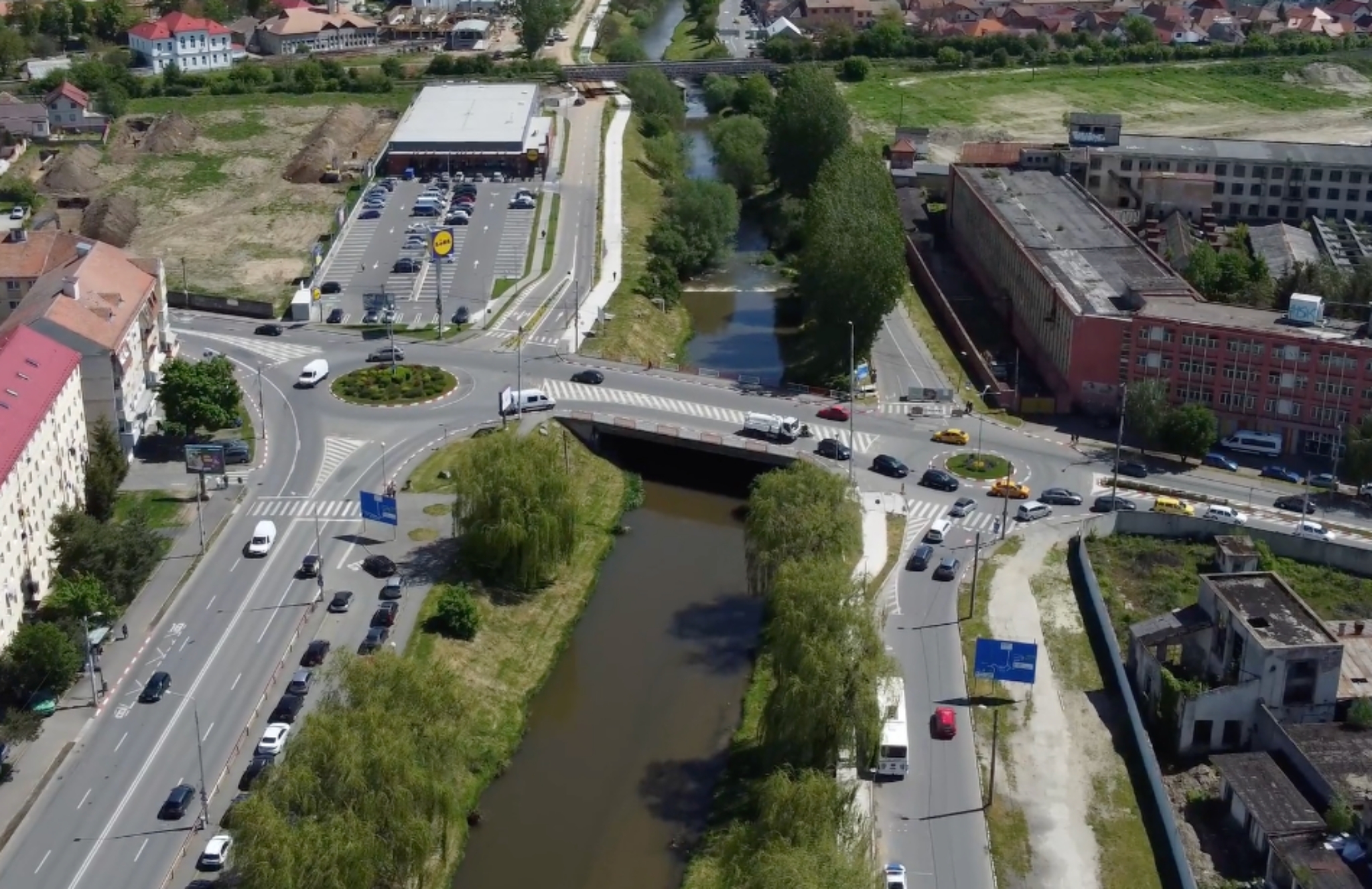 Cum vor fi conectate traseele de biciclete de pe malurile Cibinului - Pista va subtraversa podul Libertatea