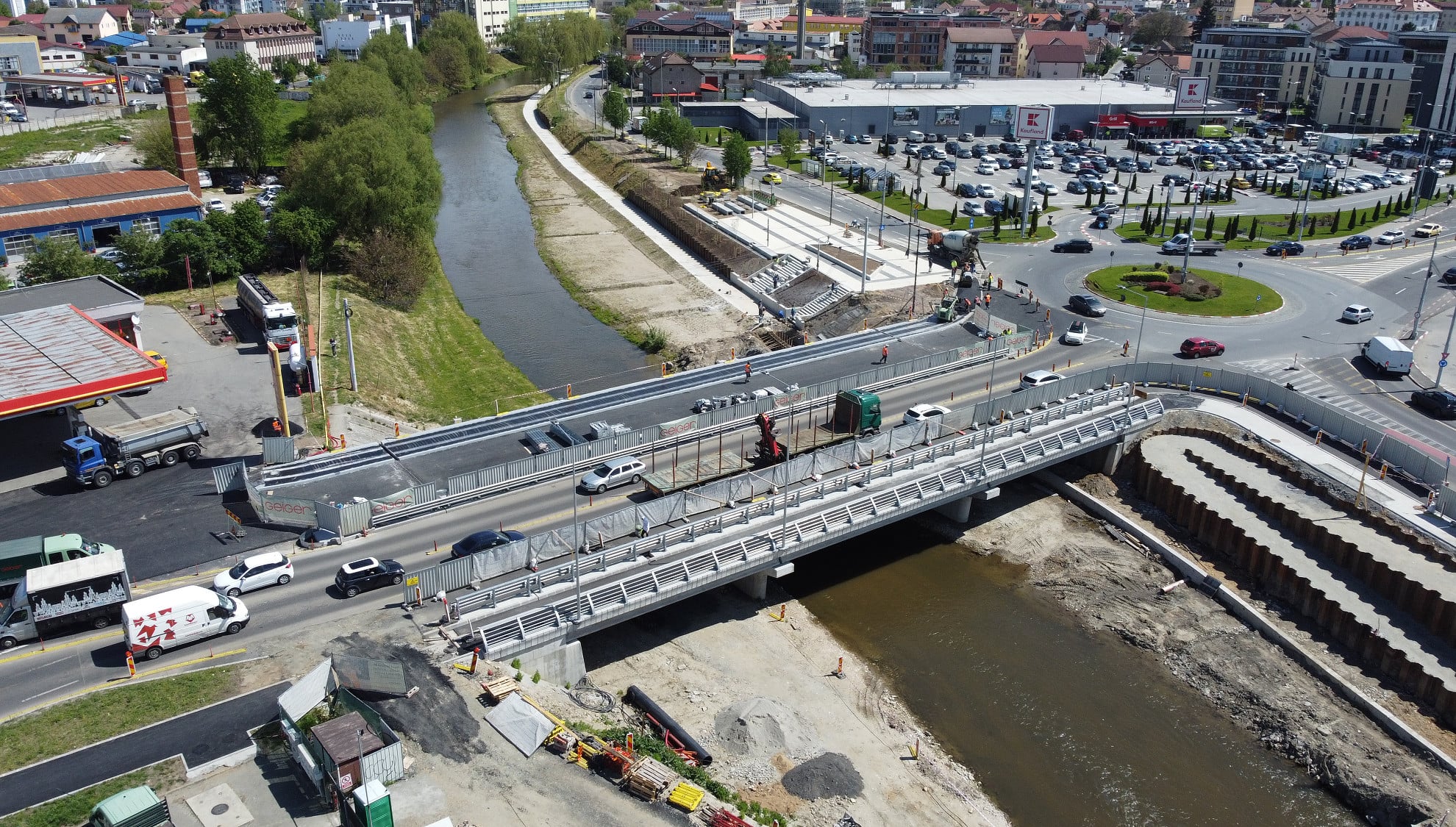video: lucrările la podul peste cibin se apropie de finalizare - circulația, deschisă înainte de termen