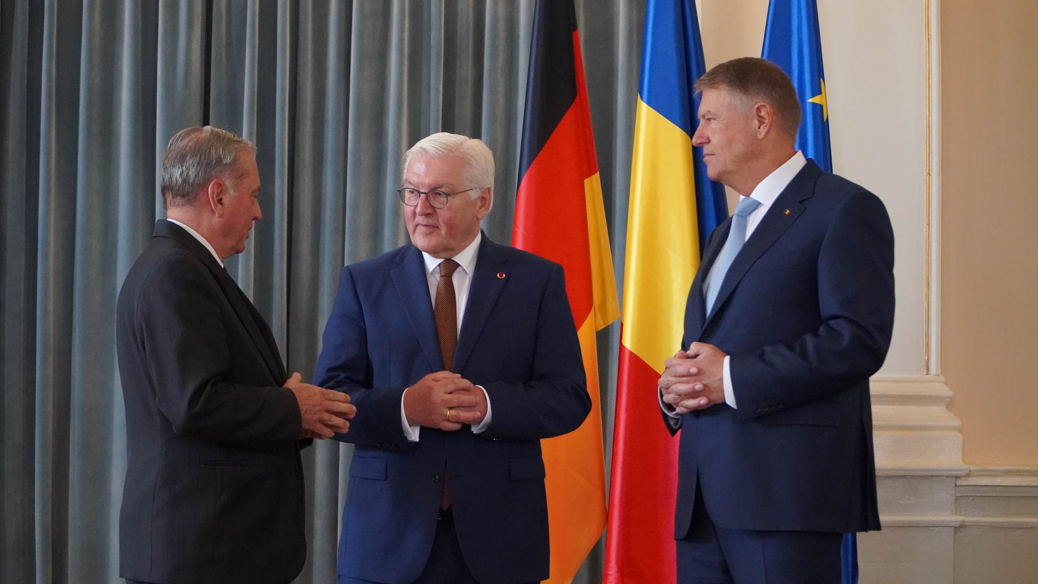 video foto: președintele germaniei, întâlnire cu reprezentanții comunității germane la sibiu - „sunteți făuritori de punte în relația dintre românia și germania”