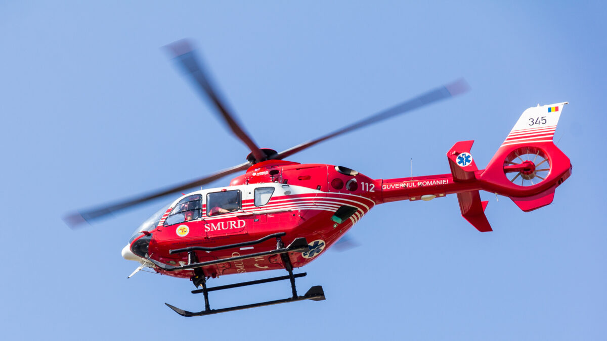 nou-născut transferat de urgență cu elicopterul de la sibiu la un spital din bucurești
