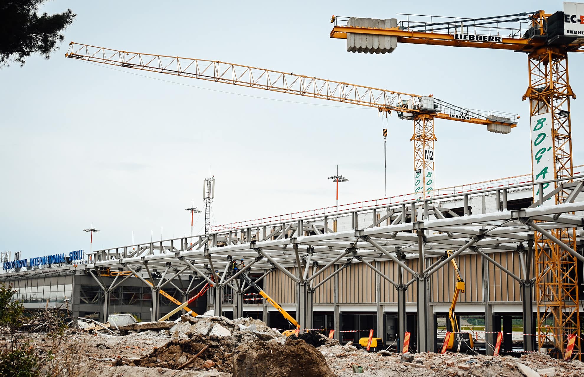 FOTO: Stadiul lucrărilor de la Aeroportul Internațional Sibiu - Noul terminal prinde contur