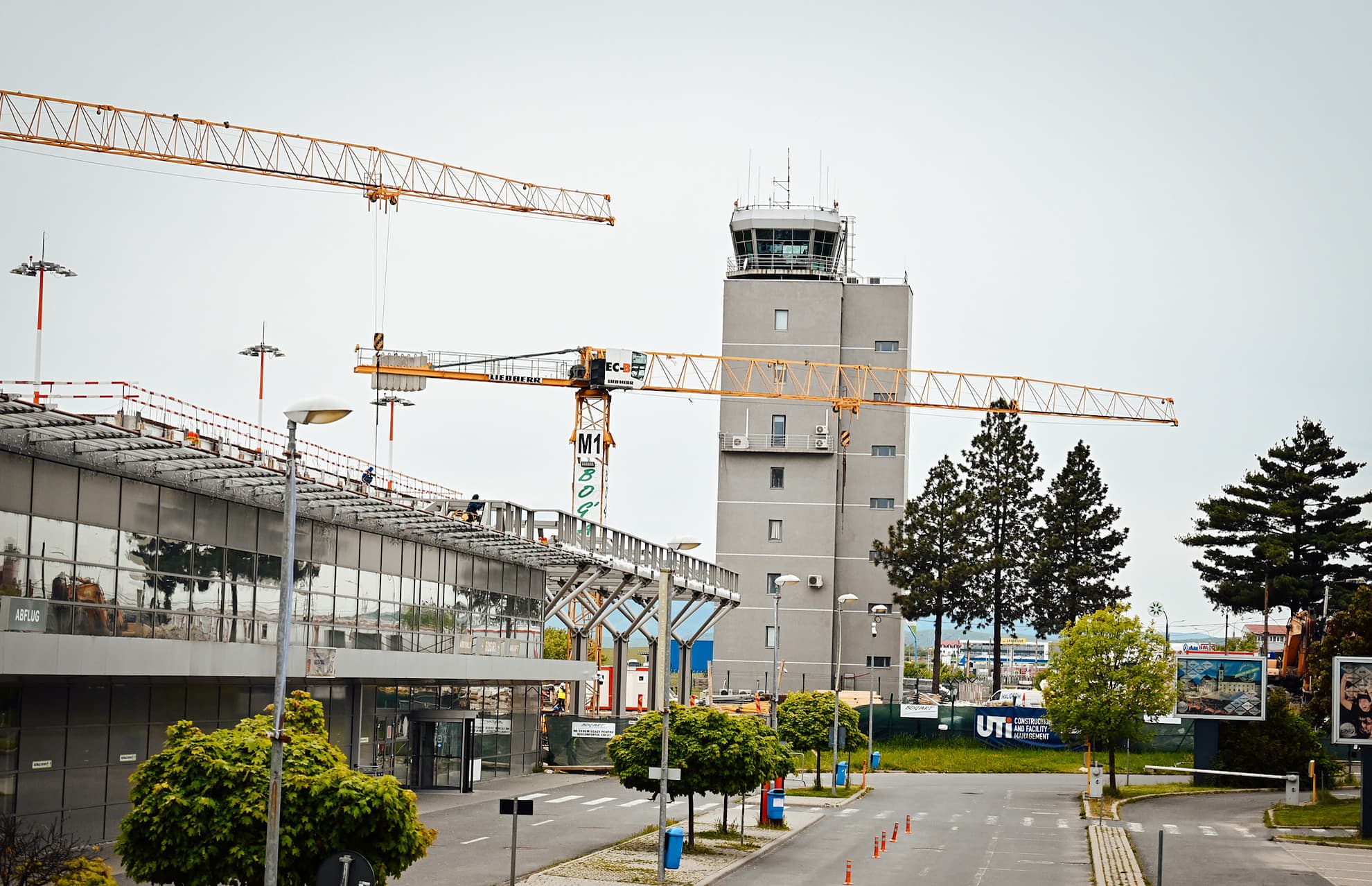 FOTO: Stadiul lucrărilor de la Aeroportul Internațional Sibiu - Noul terminal prinde contur