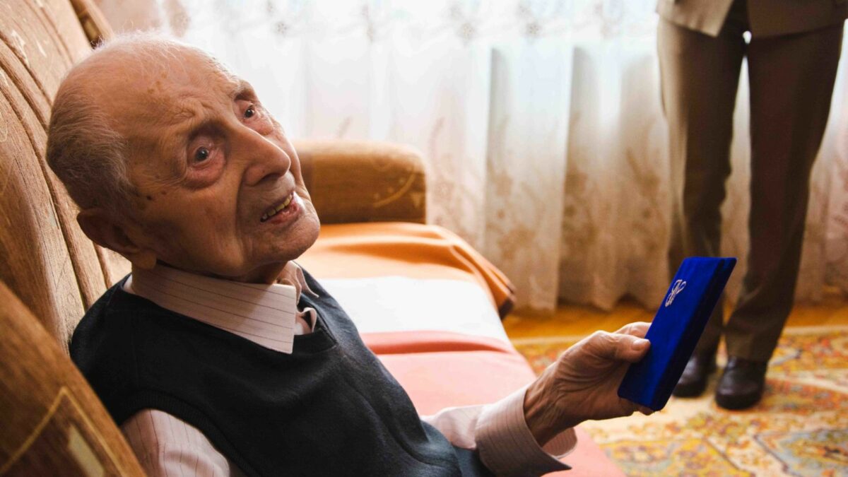 a murit pavel mihu - veteranul de război avea aproape 103 ani - prefectura a ținut un moment de reculegere