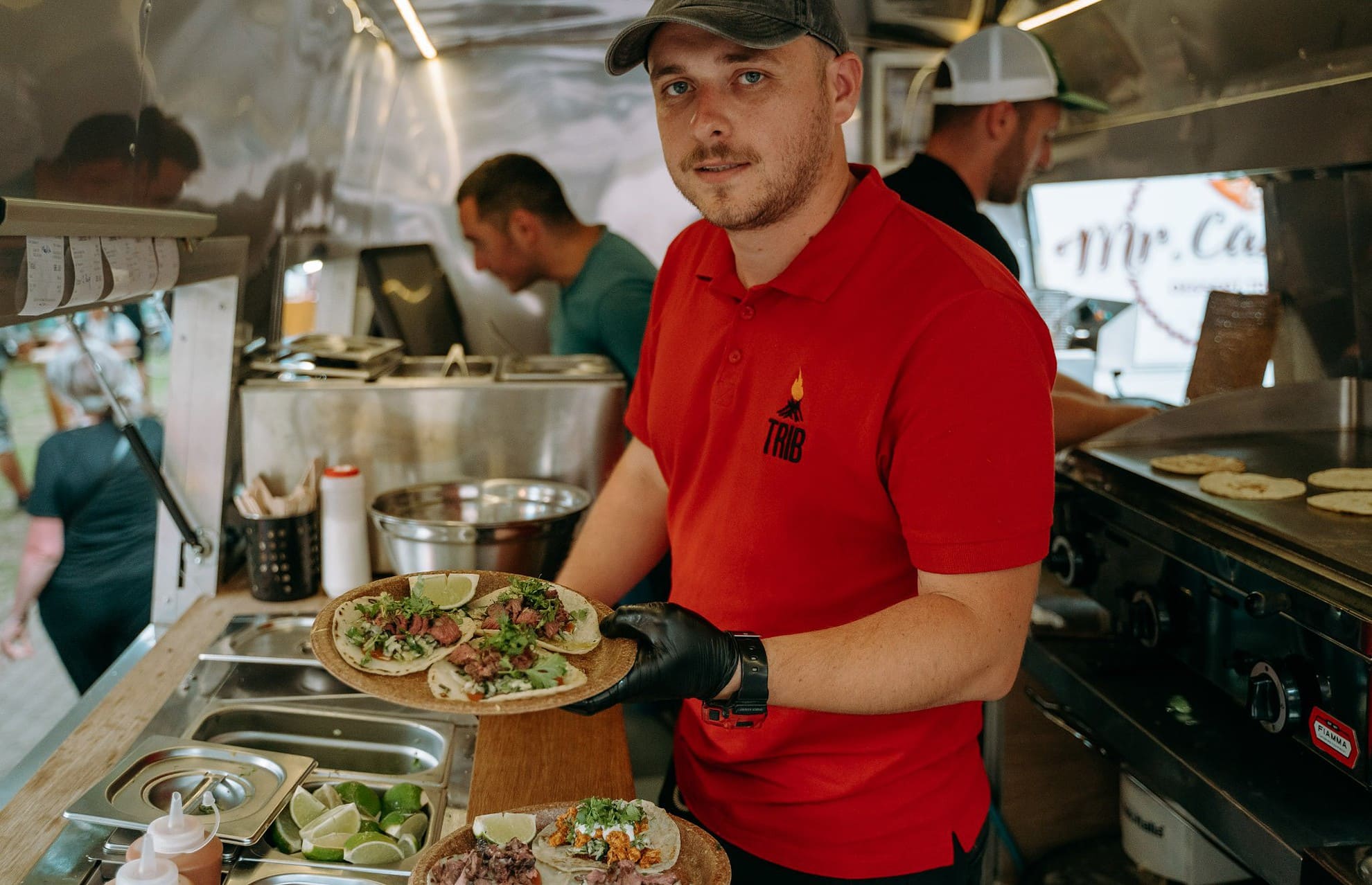 vino la cel mai cool street food din sibiu - muzica bună și zeci de food truck-uri ”invadează” parcul tineretului timp de patru zile