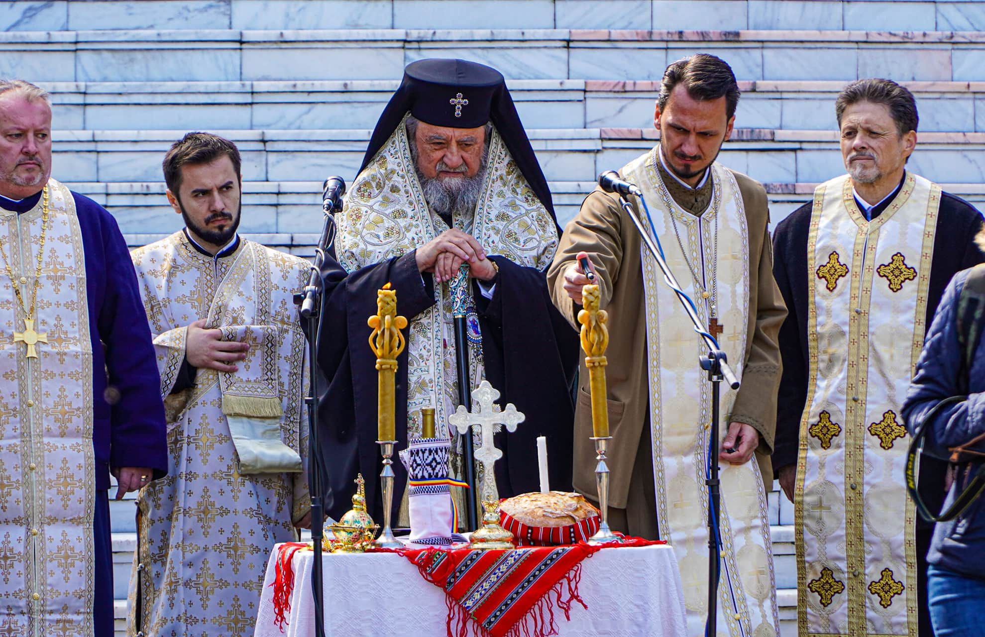 FOTO VIDEO Ziua Independenței de stat, comemorată la Sibiu - Au fost depuse jerbe și coroane de flori