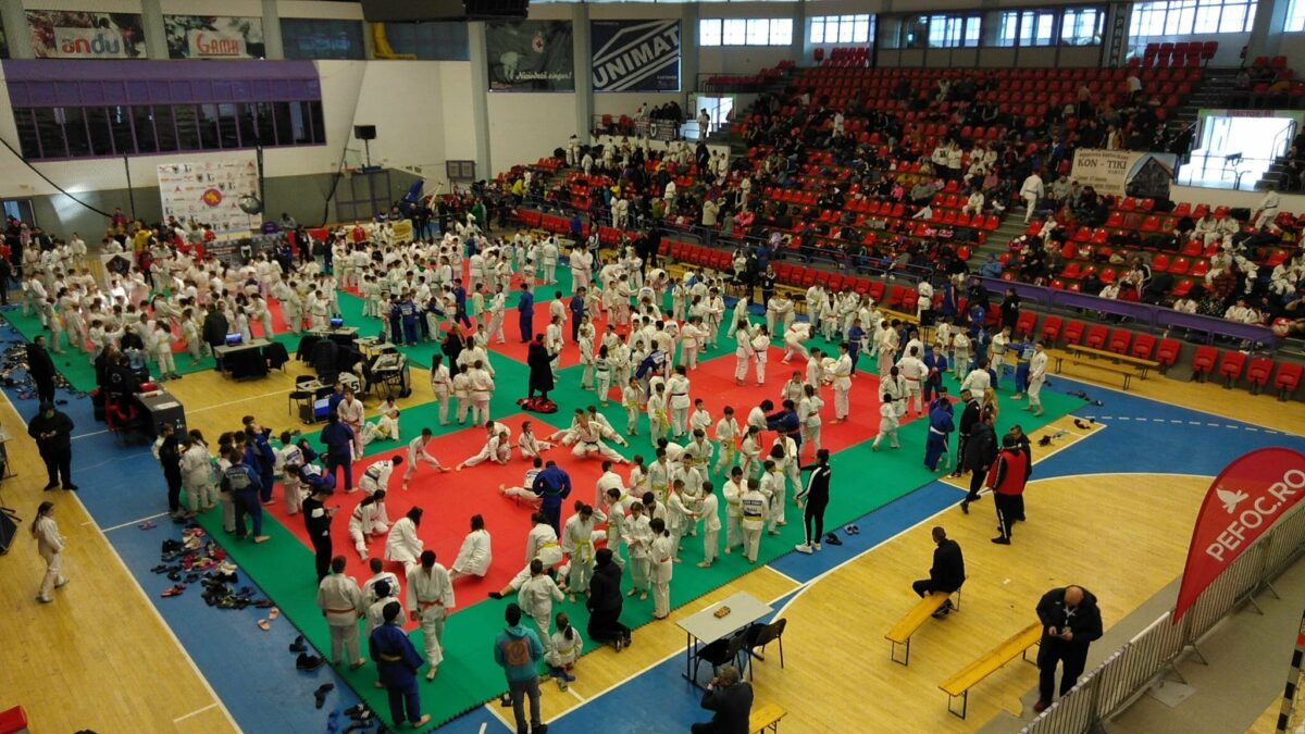 Judoka U 13 se întrec la Campionatul Balcanic de la Sibiu