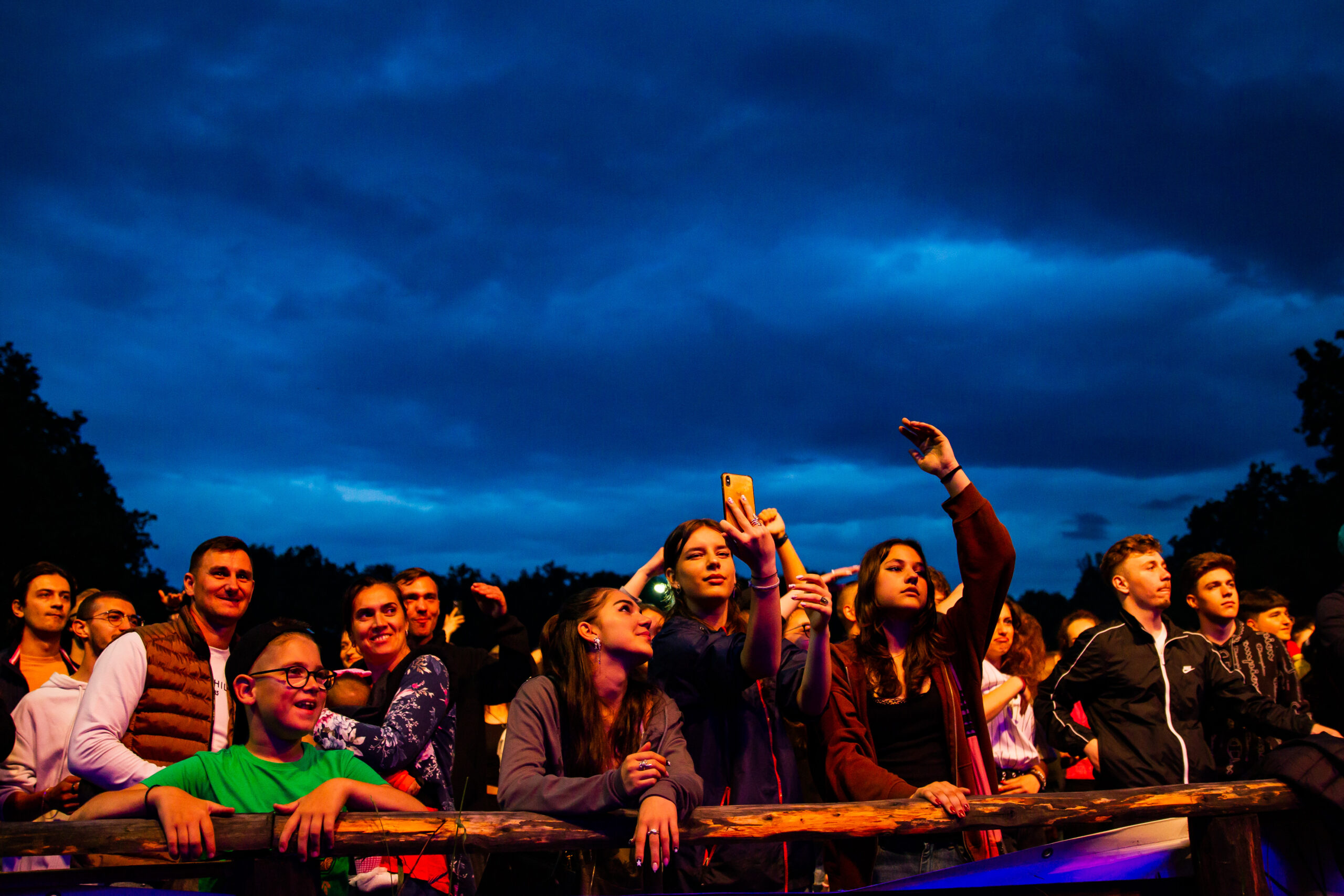 foto: prima zi la i love șopa - macanache, bitză și bruja au făcut atmosferă - sâmbătă urcă pe scenă delia, mira și ami - se deschide o parcare suplimentară