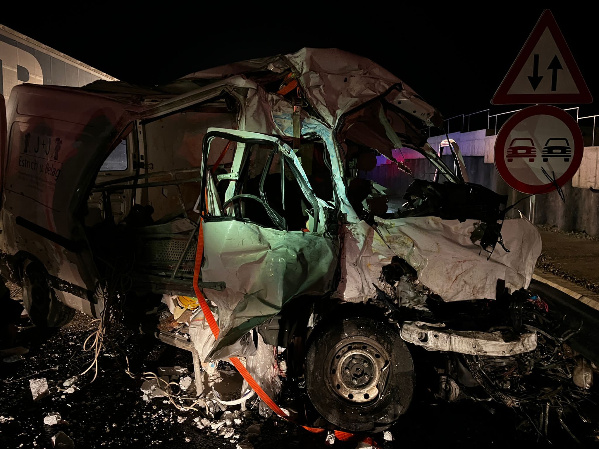 foto: accident grav pe autostradă în zona boița - doi tineri au murit