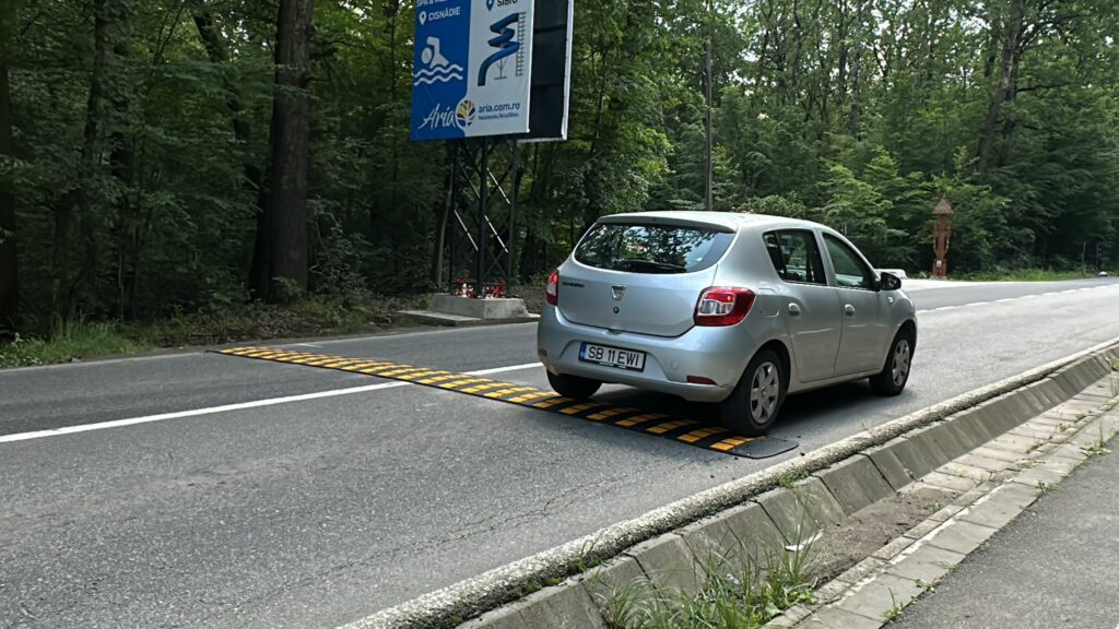 foto video efectele accidentului mortal de la ieșirea din sibiu - s-au montat calmatoare de viteză si restricție de maxim 50 km/h, în zonă