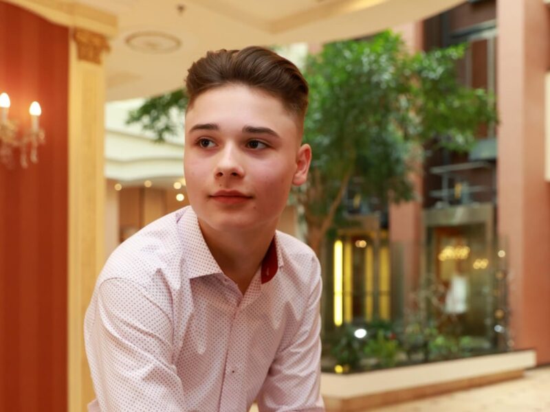 răzvan, elevul de la școala „nicolae iorga” cu zece la evaluarea națională - „mă simt mândru”
