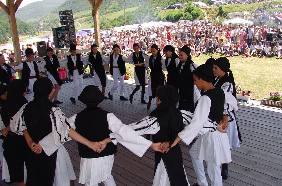 festivalul „bujorul de munte” și aniversarea a 80 de ani ai junilor sibiului, sărbătorite în weekend la gura râului