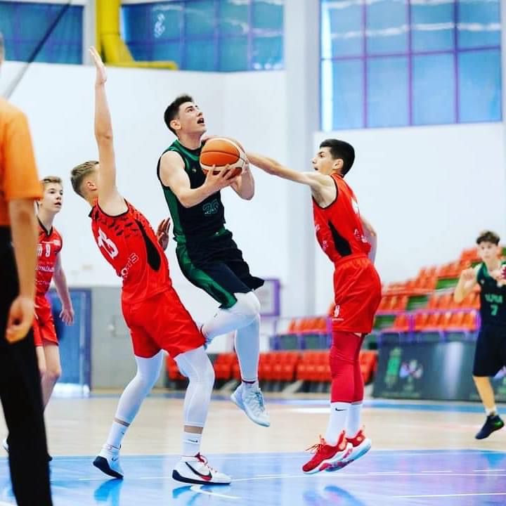 alpha basketball scoate talente pe bandă rulantă - trei juniori, convocați la naționala u 16