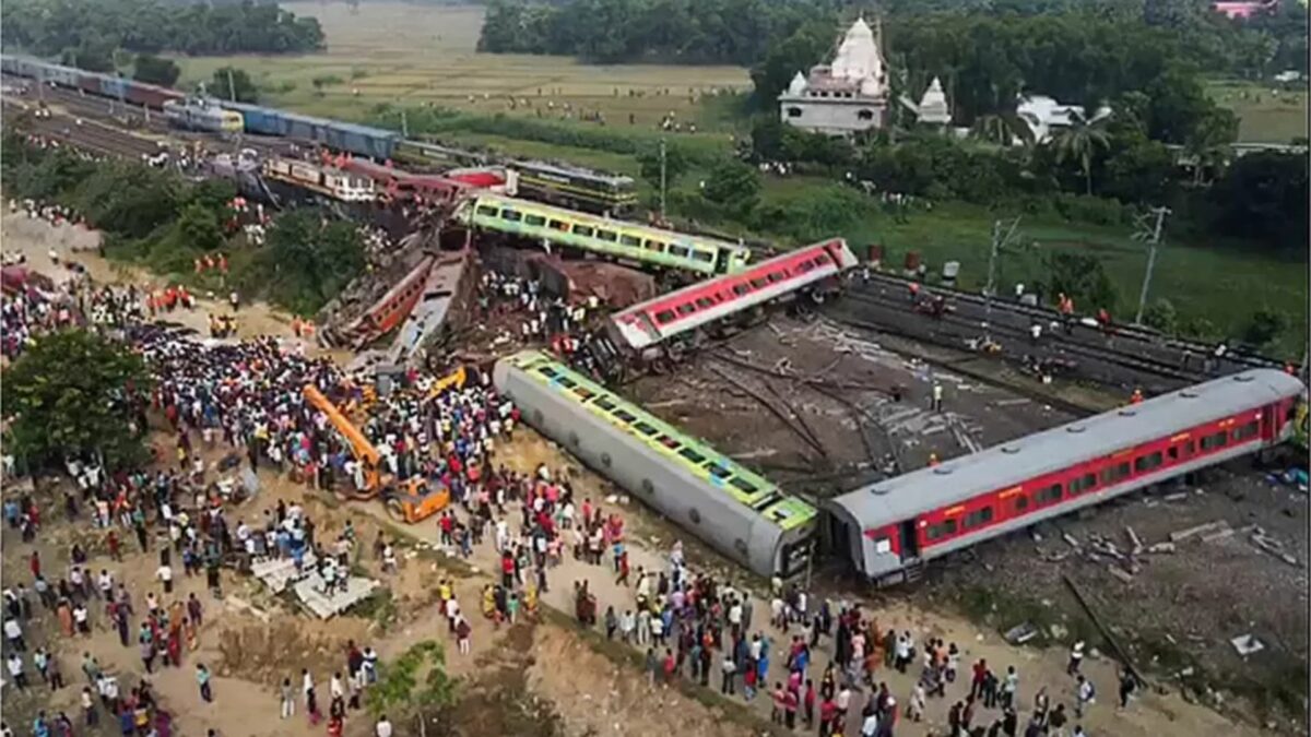 cum s-a produs accidentul feroviar din india - bilanțul se ridică la aproape 300 de morți