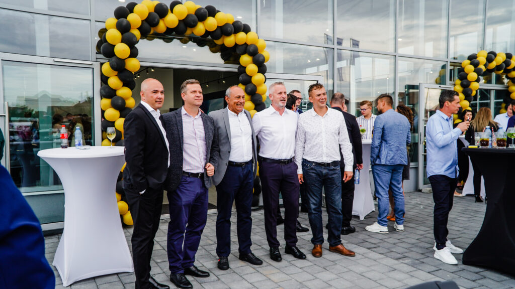 s-a inaugurat cel mai nou și modern showroom auto din sibiu - peugeot și opel s-au mutat într-o nouă casă