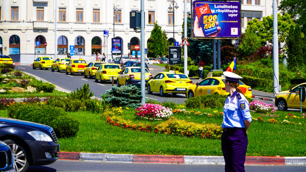 VIDEO FOTO Sibiul paralizat de protestul taximetriștilor. Cer interzicerea BOLT și Uber în oraș – ”Ne-au scăzut comenzile cu 80 la sută!”