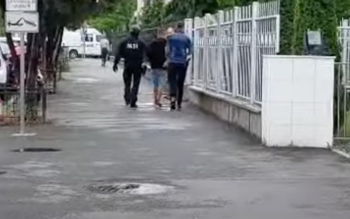 video: patru hunedoreni reținuți de polițiștii din sibiu în dosarul mașinilor închiriate din străinătate și vândute în românia