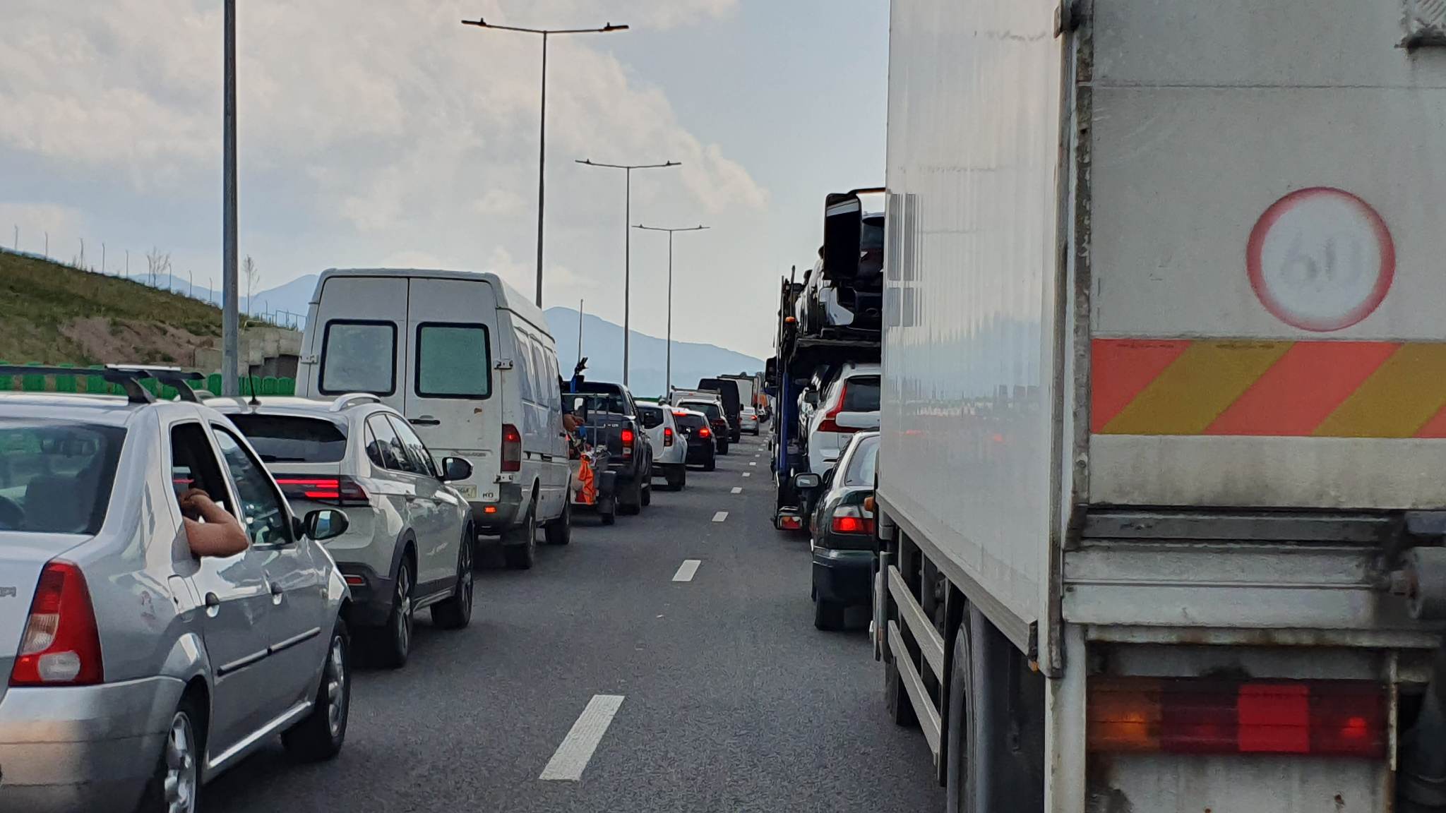 video foto: trafic îngreunat pe autostrada a1 la boița - coloana se întinde pe câțiva kilometri