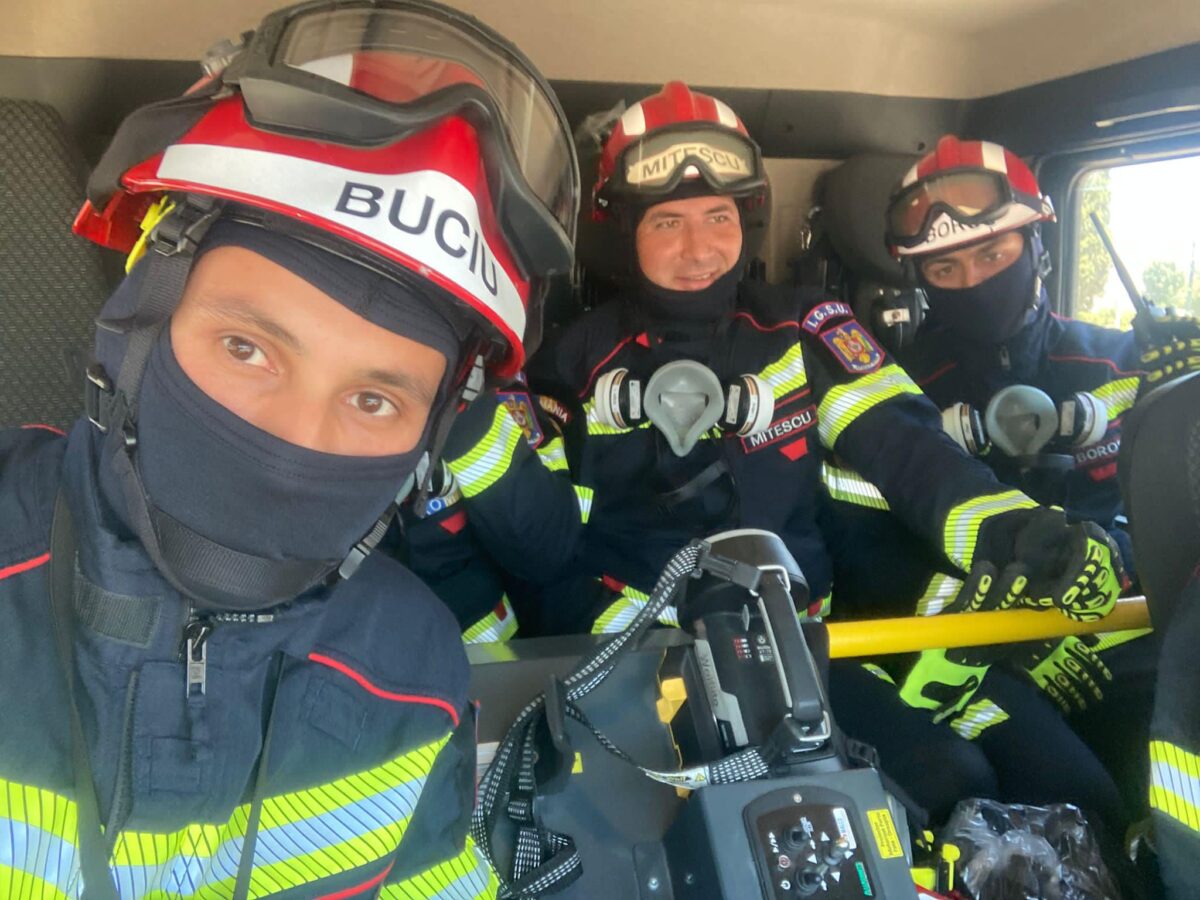 foto pompierii sibieni aflați la datorie în grecia - ”flăcările se întind pe suprafețe mari și abrupte”