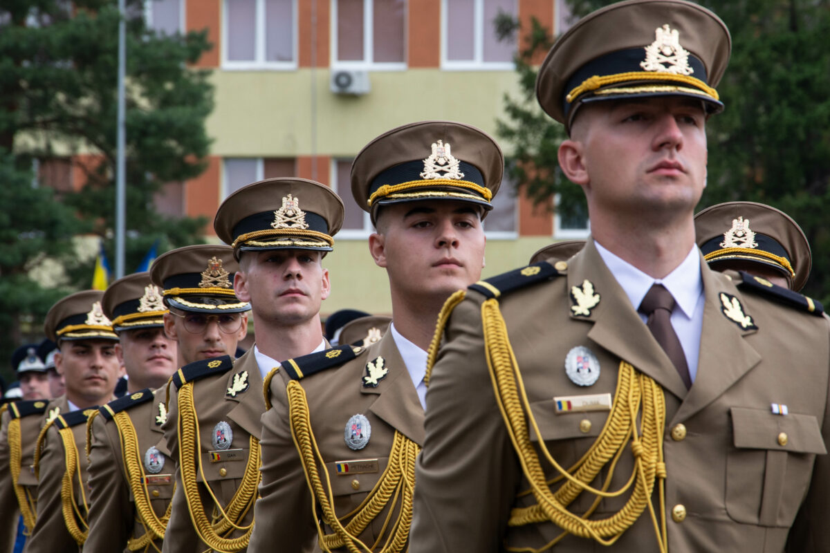 Ceremonie emoționantă pentru peste 300 de absolvenți ai AFT Sibiu