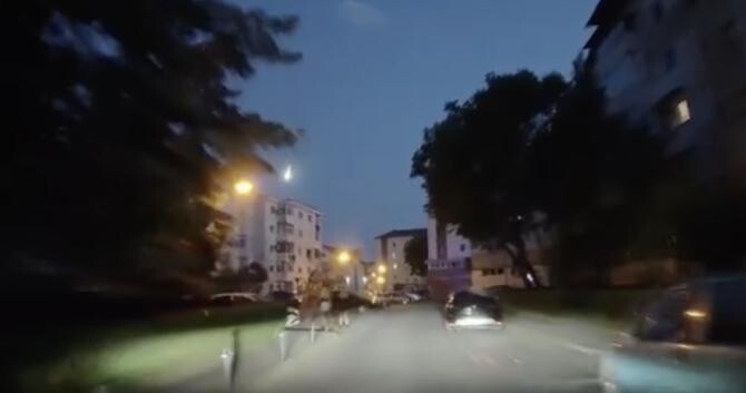 video un meteorit a luminat marți seară cerul româniei – salvamontiștii au crezut că s-a prăbușit un avion