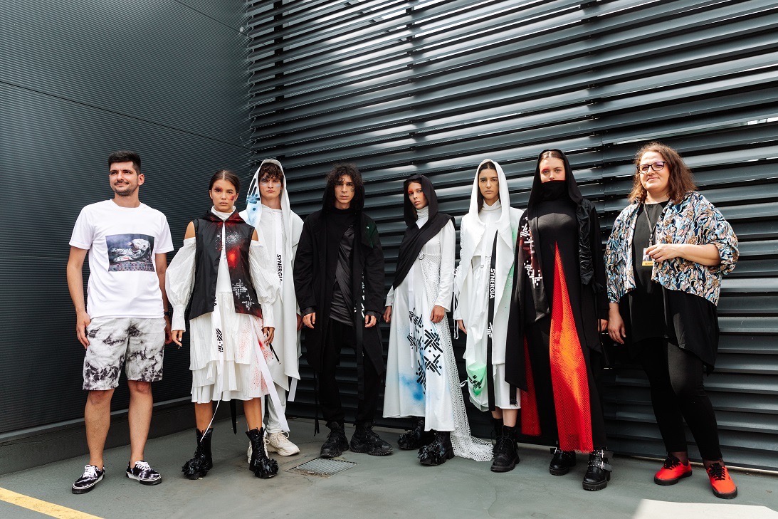 lansare synergia #2: promenada sibiu redefinește hanoracul în noua colecție fashion proprie. video / galerie foto