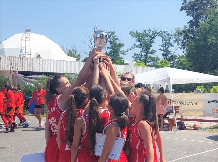 Performanță bună pentru CSS Sibiu U12 - Locul trei la Campionatul Național de baschet feminin