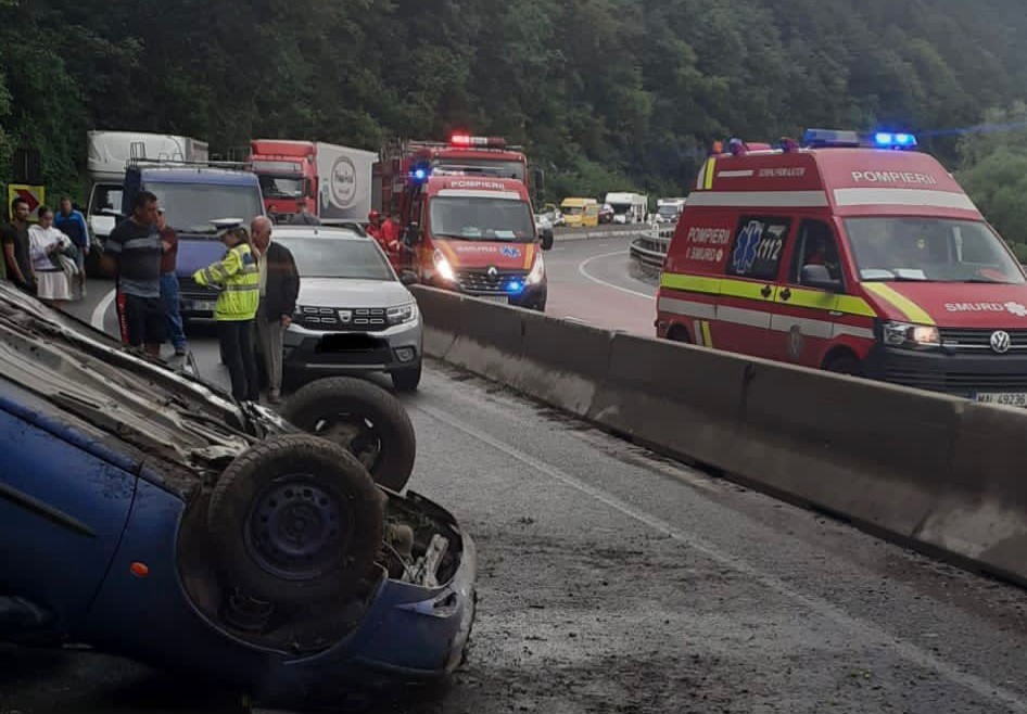accident cu trei victime pe valea oltului – o mașină a lovit un cap de pod