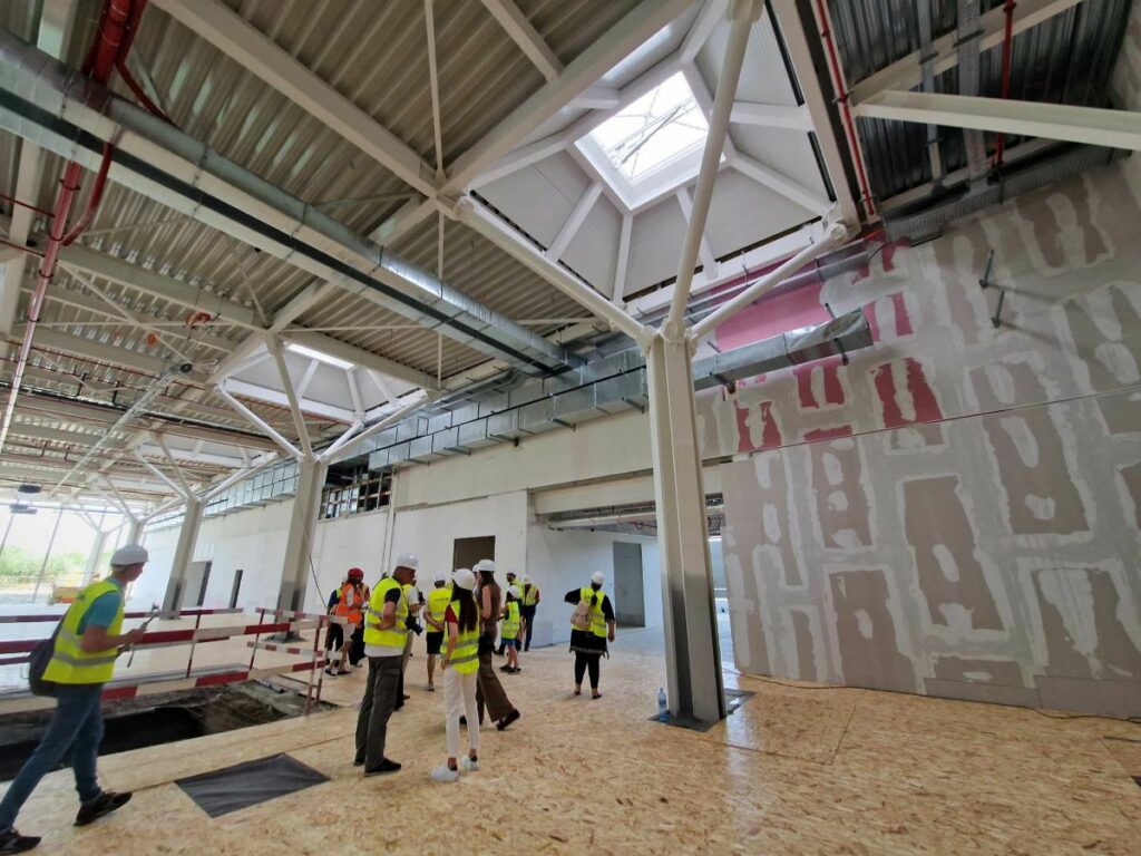foto - lucrările la noul terminal de la aeroportul sibiu au trecut de jumătate - constructor: ”suntem în grafic și cu execuția. se muncește 24 din 24”