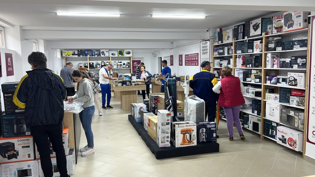 Discounted Products from Amazon at Casa Plus Retail in Sibiu