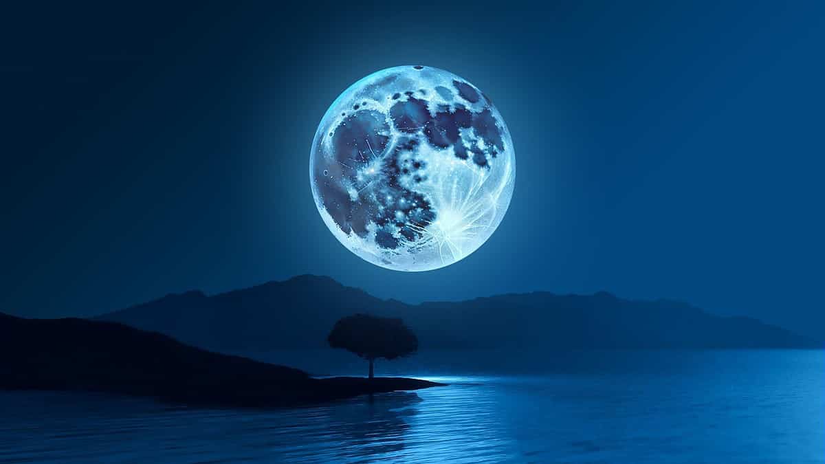 fenomen astronomic excepțional: "luna albastră" pe 30 august