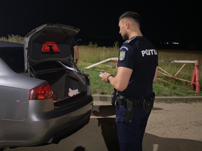 razie a polițiștilor sibieni și jandarmilor brașoveni sâmbătă noaptea - doi bărbați găsiți cu droguri