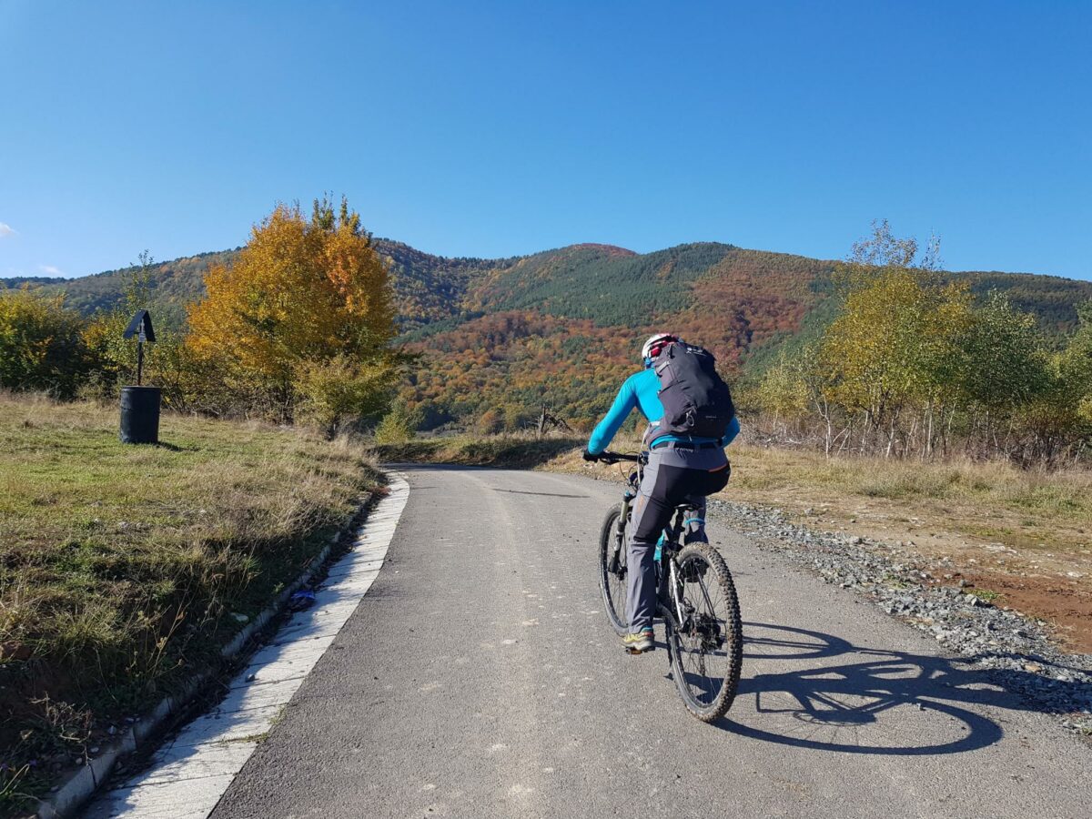 Invitație la mișcare și artă, sâmbătă la Rășinari. Drumeție cu bicicleta pe traseul cicloturistic Emil Cioran