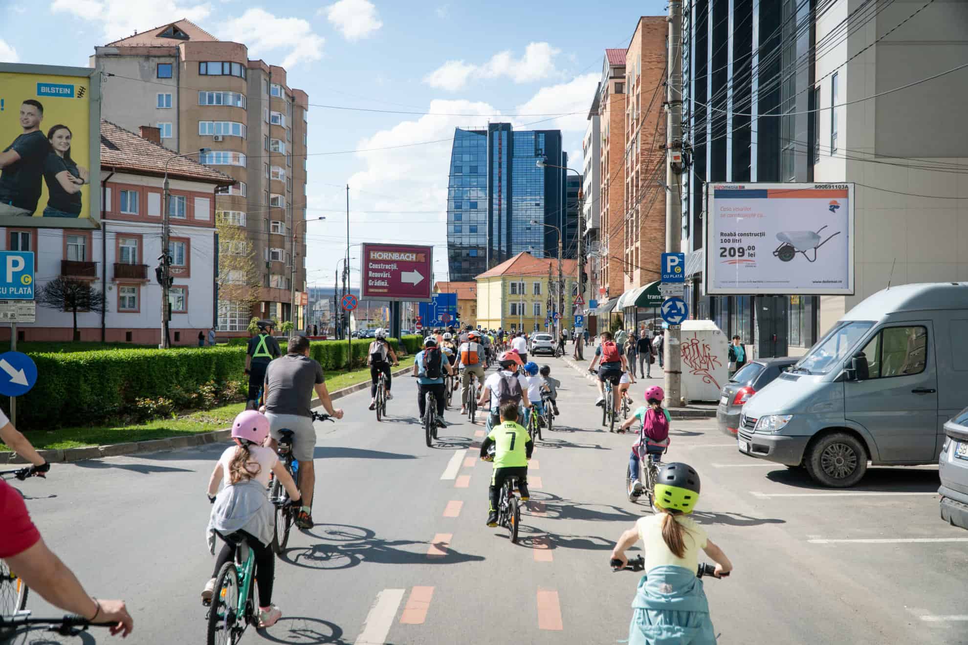 se lansează lansează campania #activspreșcoală la sibiu. mersul pe jos, bicicleta și trotineta, alternative sănătoase la mașina personală