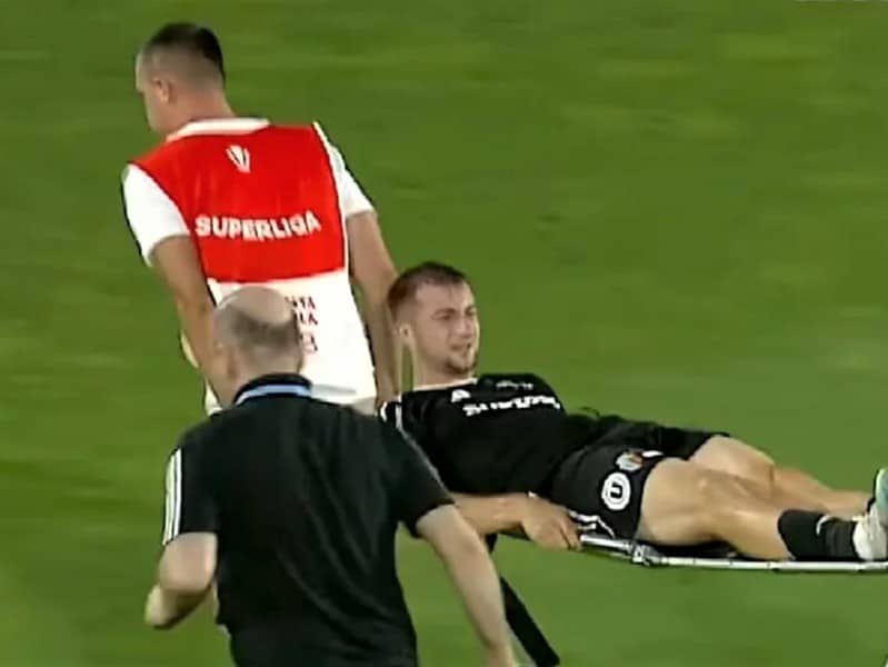 fază antologică în meciul fc hermannstadt - u cluj. brancardierii l-au scăpat de pe targă pe daniel popa (video)