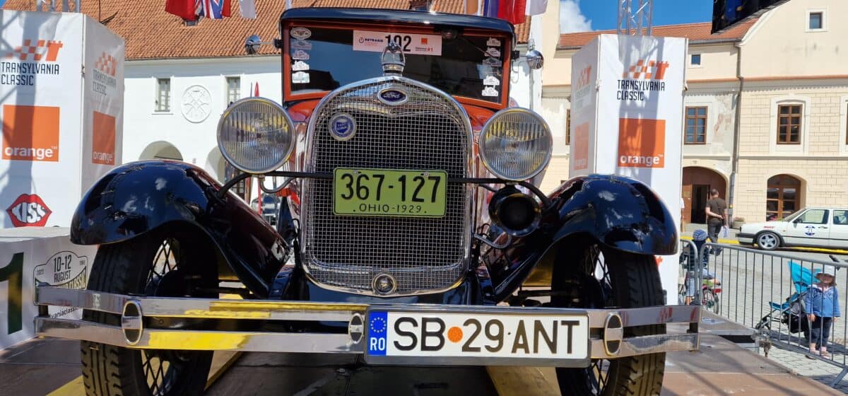 exclusiv ford-ul unui sibian, vedetă la raliul transylvania classic. maşina are aproape un secol (video foto)