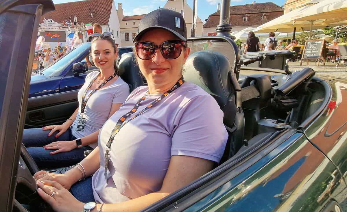 EXCLUSIV Două surori din Sibiu, pilot și copilot la Transylvania Classic. Sfatul lor: "Lăsaţi-vă soţiile la raliu!" (video, foto)