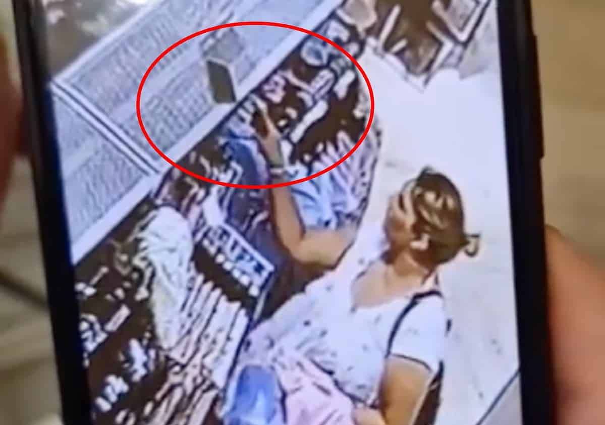 cum au șterpelit doi hoți un telefon din mall la sibiu. s-au schimbat în alte haine ca să își piardă urma